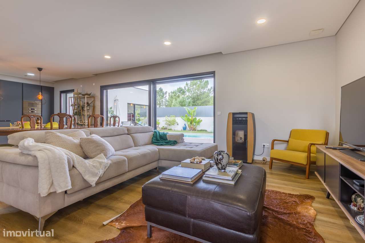 Moradia Térrea T3+1 com Piscina, em Vila Nogueira de Azeitão - Grande imagem: 5/35