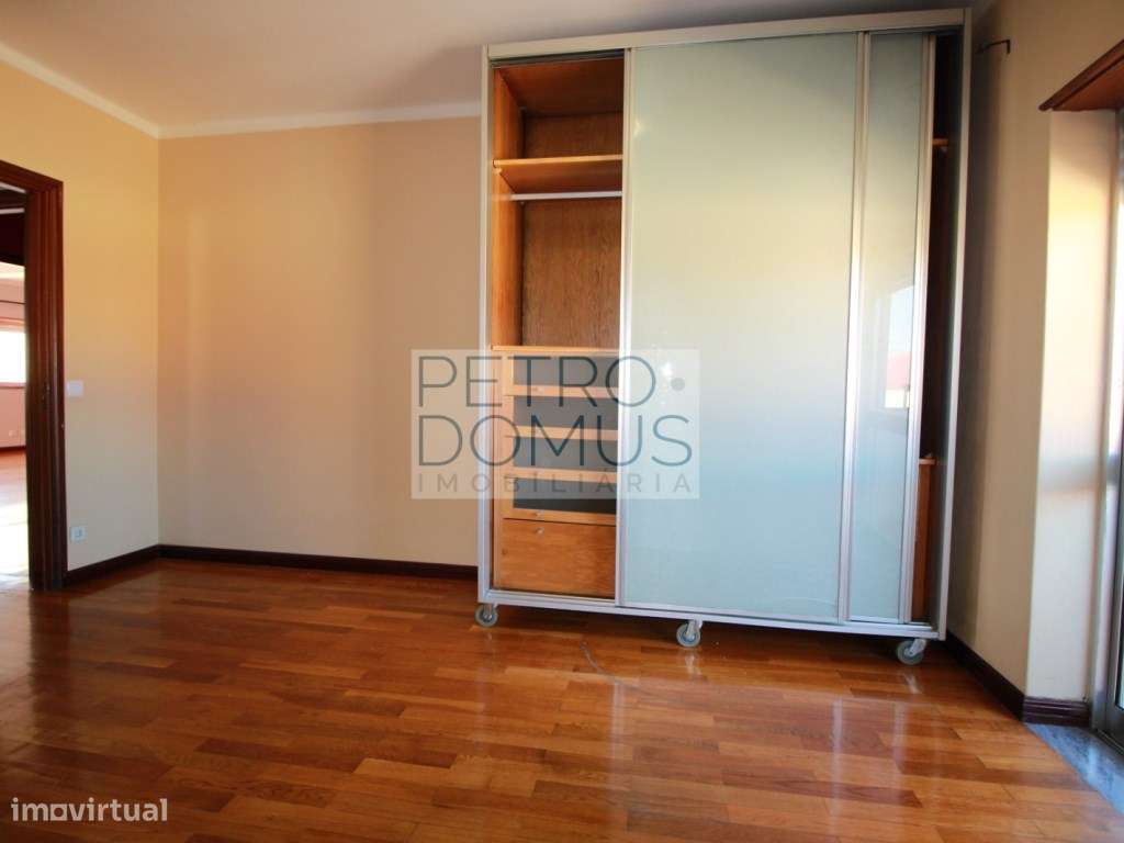 APARTAMENTO T3 | GARAGEM | VISTA CIDADE-27