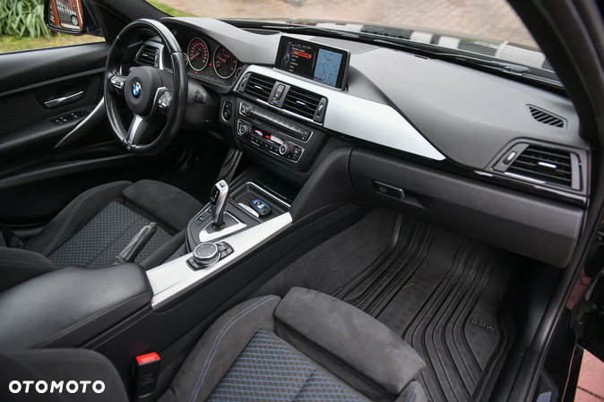 BMW Seria 3 320d Touring xDrive Sport-Aut Sport Line - 24