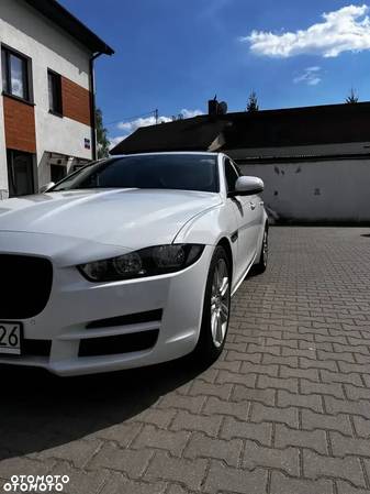 Jaguar XE 2.0 D Prestige - 2