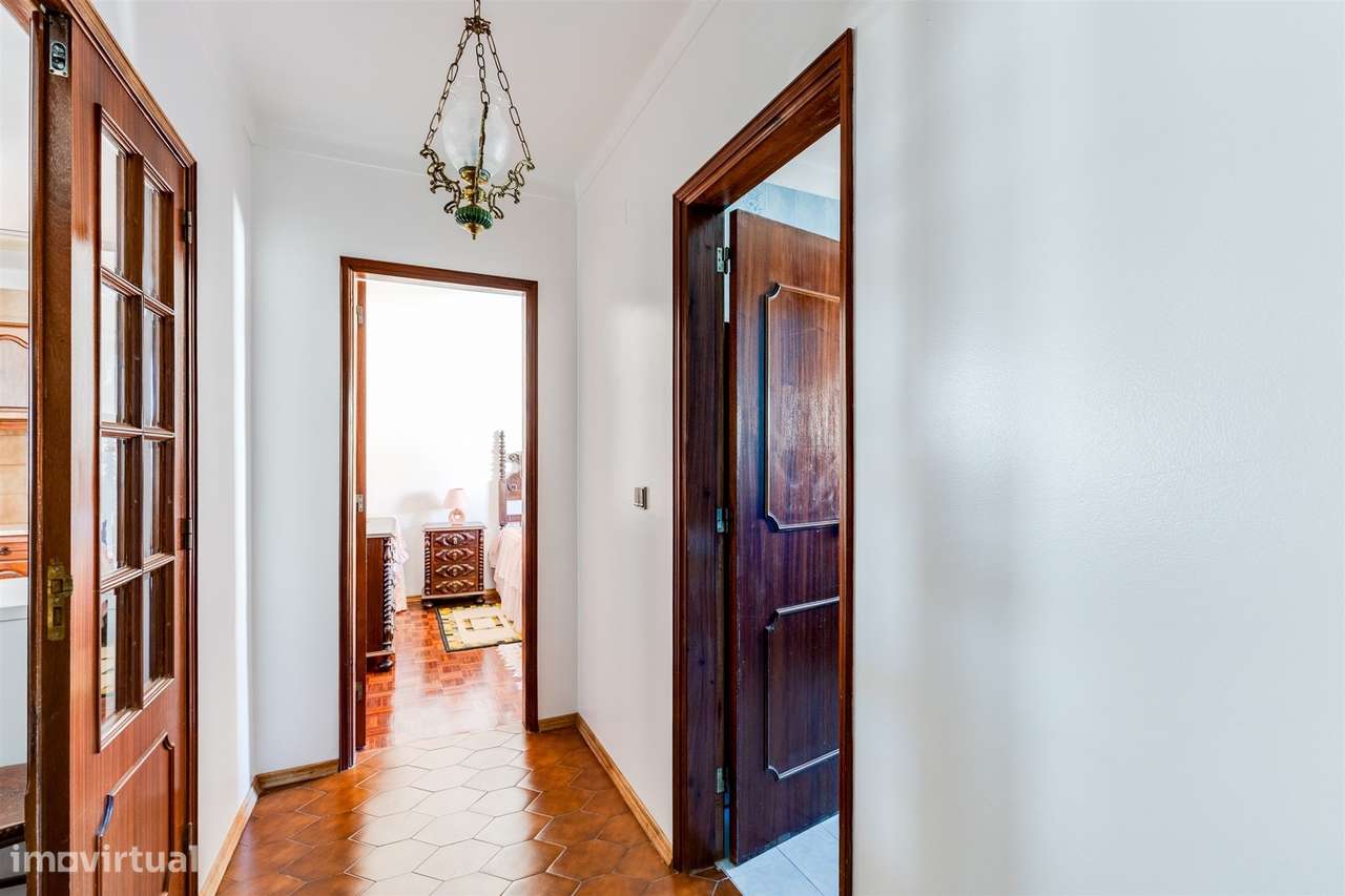 Apartamento T2 com Terraço e Garagem | Praia da Nazaré-16