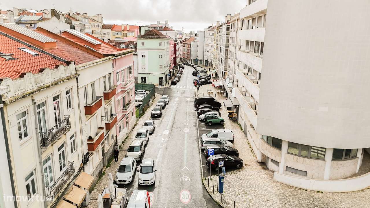 Apartamento T3 Totalmente Remodelado | Bairro de Santos / Rego – Lisbo-26