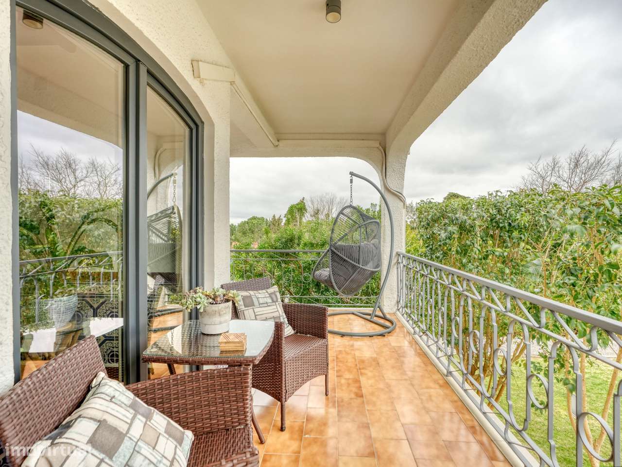 Magnífica Moradia T6 com Piscina, Garagem e Vista Desafogada em Sesimb-27