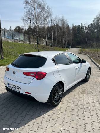 Alfa Romeo Giulietta 1.6 JTDM - 8