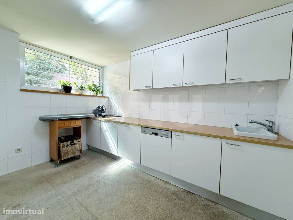 Moradia T5 Moderna com Jardim e Cave Ampla - Árvore, Vila do Conde-41