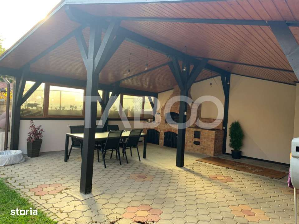 Casa cu 5 camere construita in 2012 in zona Vasile Aaron din Sibiu - Imagine principală: 2/19
