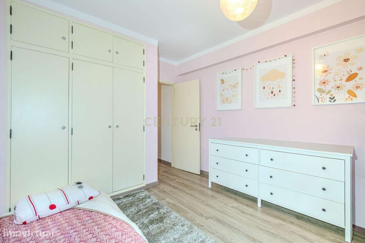 Apartamento T2 renovado, em Faro-9