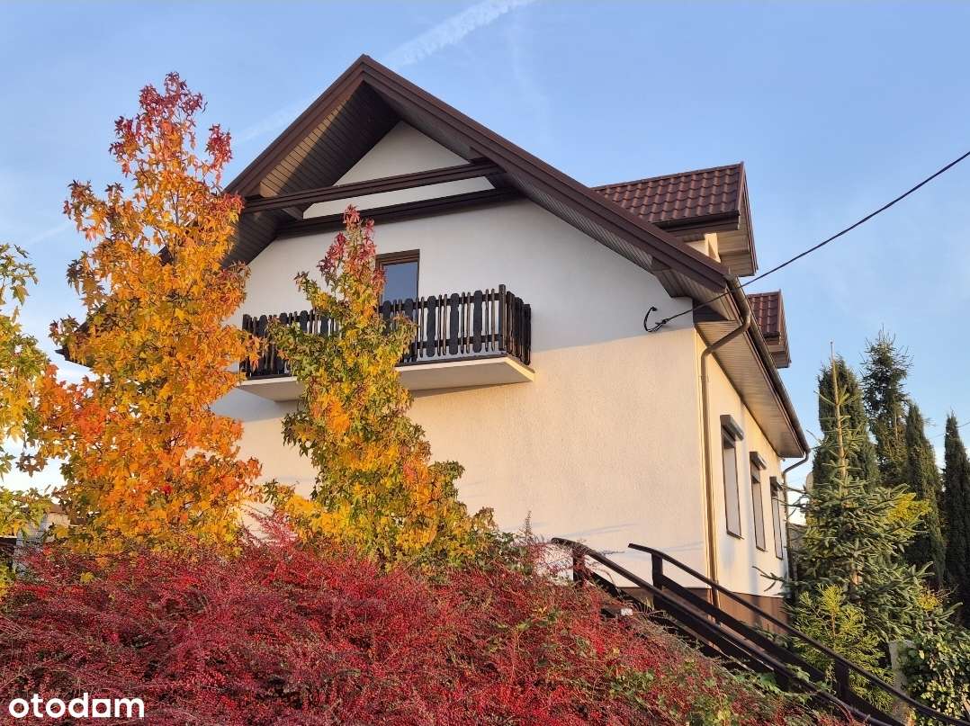 Przestronny dom z garażem i ogrodem w spokojnej okolicy - Pełny obrazek: 5/18