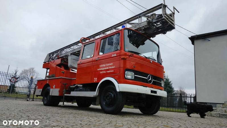 Mercedes-Benz 608D - 15