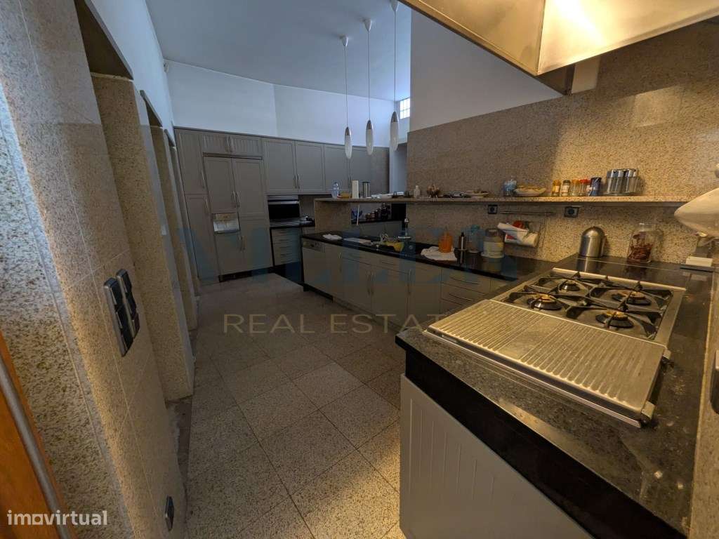 Moradia T5 de Luxo em São Romão do Coronado-9