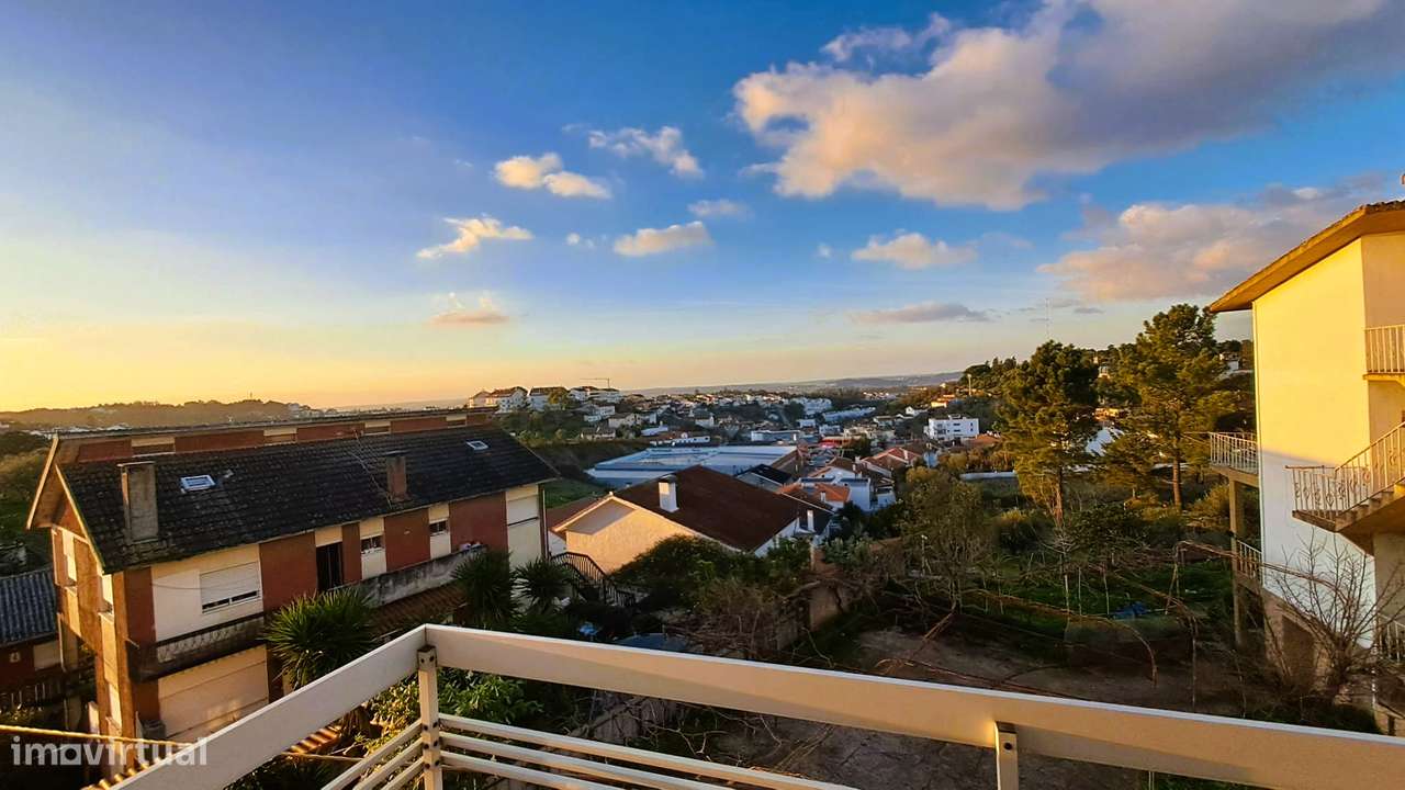 Moradia Bi-Familiar T3, Semi Mobilada - Grande imagem: 3/31