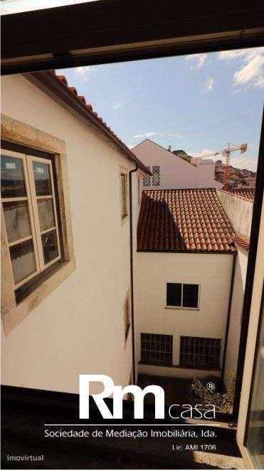 Magnifico prédio devoluto na Rua da Sofia, Largo do Terreiro da Erva-48