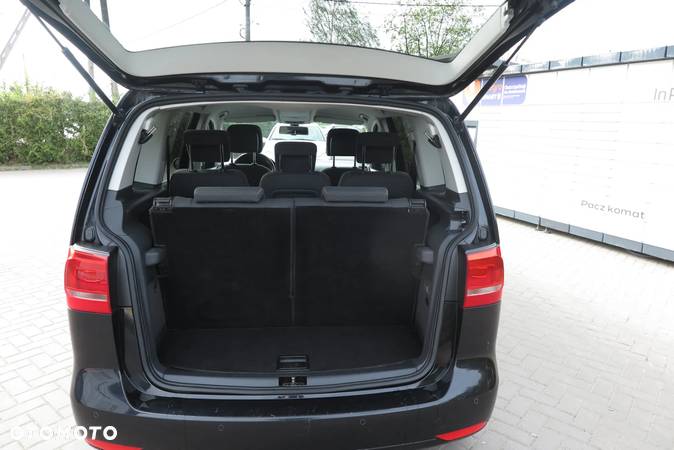 Volkswagen Touran 2.0 TDI DPF MATCH - 19