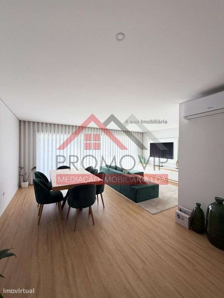 Moradia em Banda T3 Seminova Santo Tirso-9