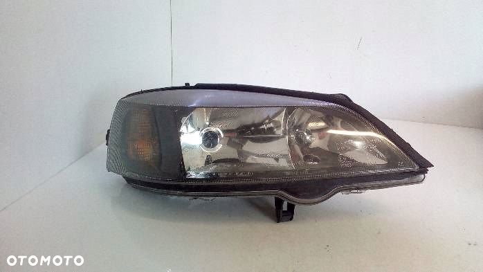 Reflektor prawy lampa przód Opel Astra G II 1999r. - 1