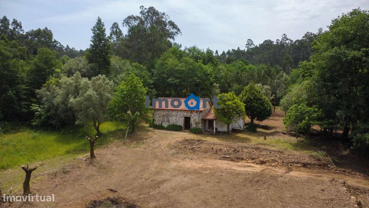 Quinta/Moradia em Pedra com 5.500 m² de Terreno em Fornelos – Ponte-9