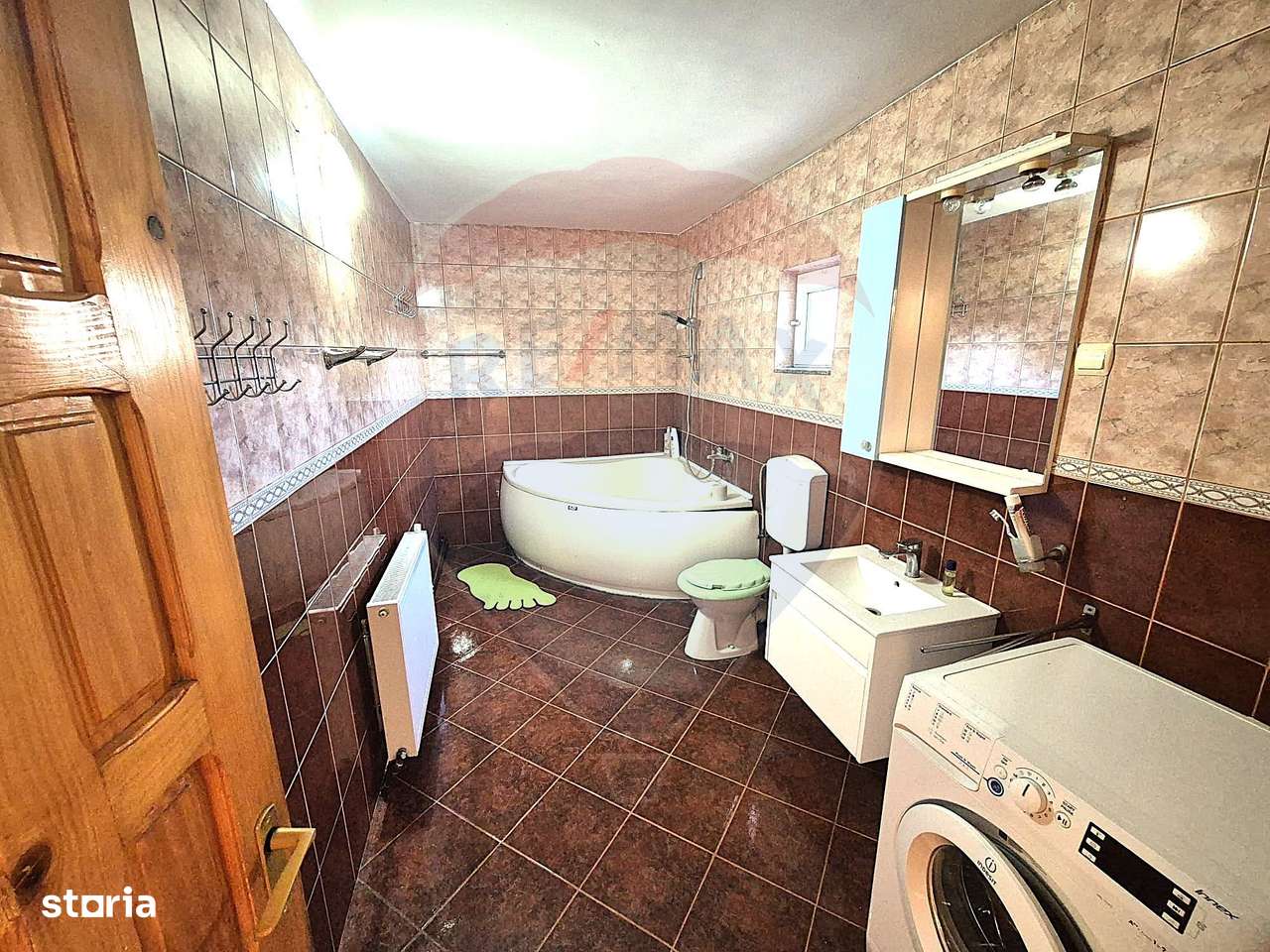 Casă / Vilă de vanzare in Serbanesti-6