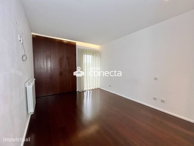 Apartamento T3 com excelente localização, Fraião - Braga-16