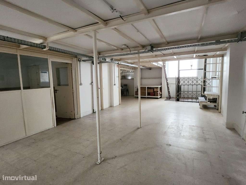 Loja C/ 150m2 - Odivelas Centro - Grande imagem: 1/9