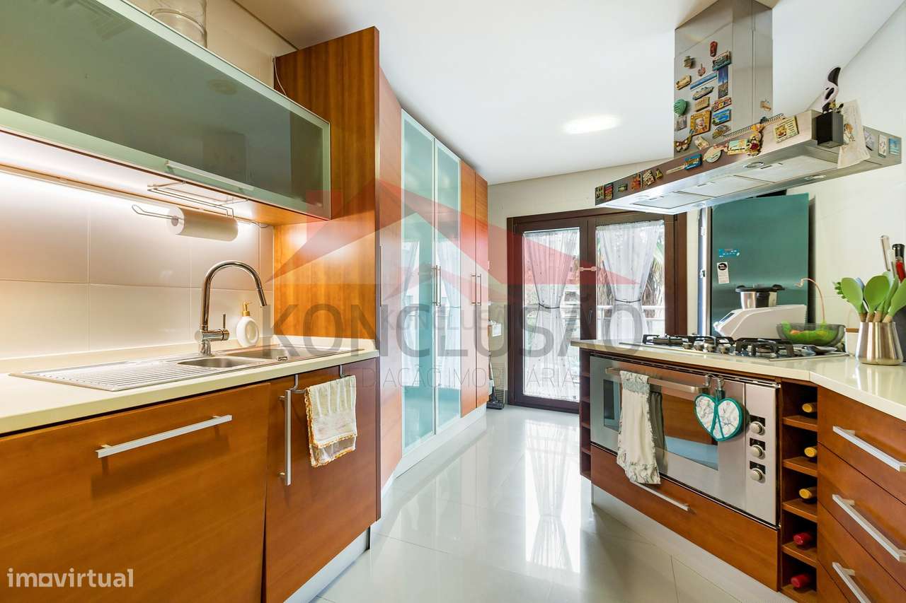 T2 em Excelente Estado | Garagem para 2 Viaturas | Arrecadação | Ur...-7