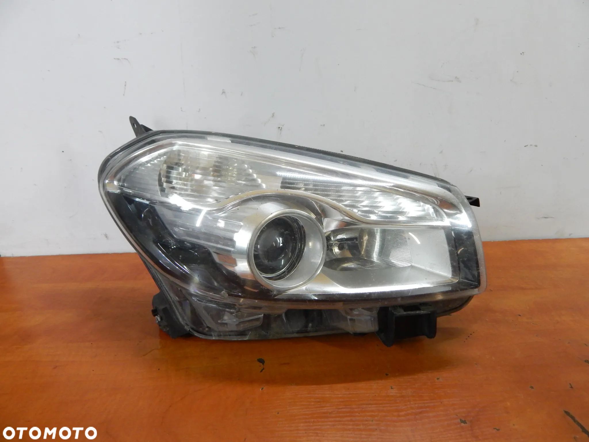 Lampa reflektor prawy przód Nissan QASHQAI J10 08-13 LIFT  Łuków części - 1