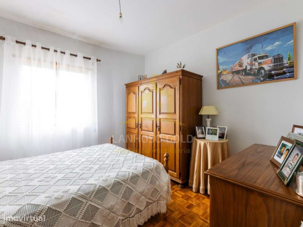 Moradia T6 em Lanhoso - Espaço, Conforto e Versatilidade-11