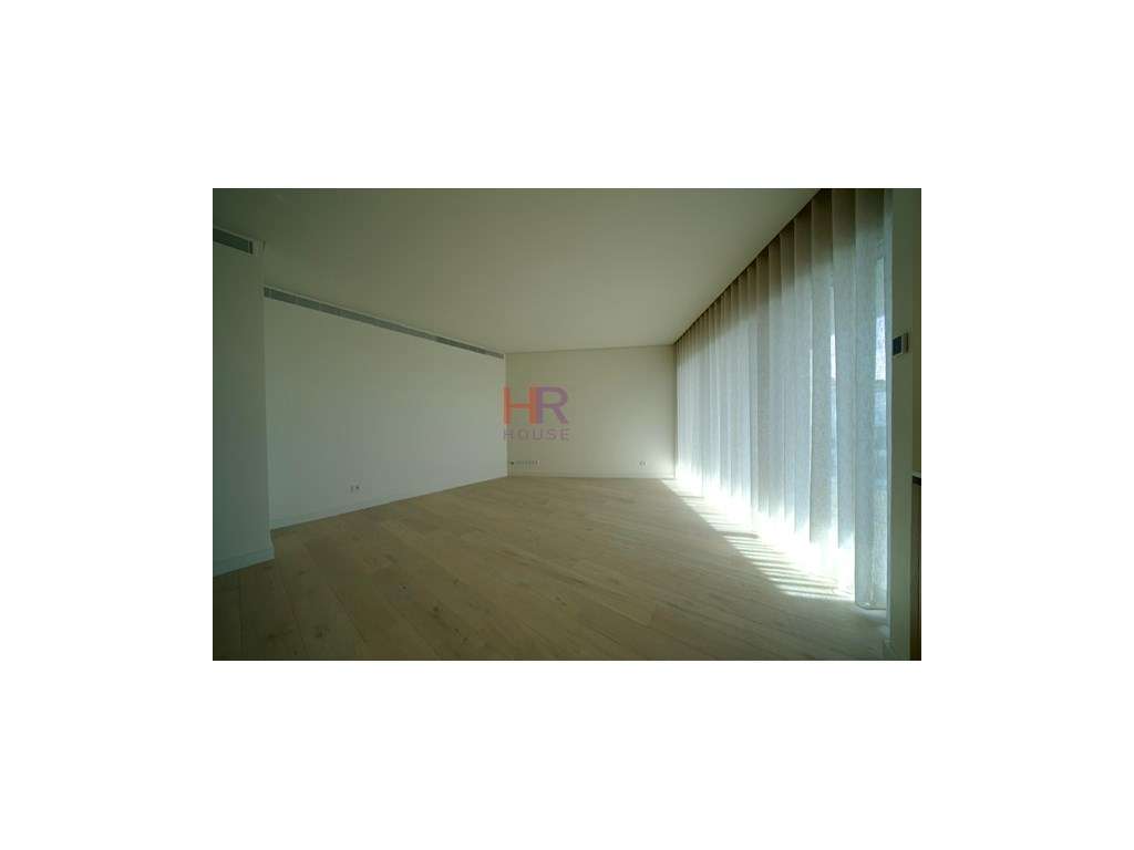 Vende-se T1 com lugar de garagem privativo. - Grande imagem: 5/18