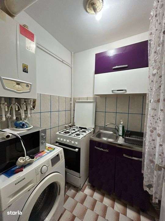 Etaj 1, Garsoniera mobilat utilata, zona Bariera. - Imagine principală: 3/4