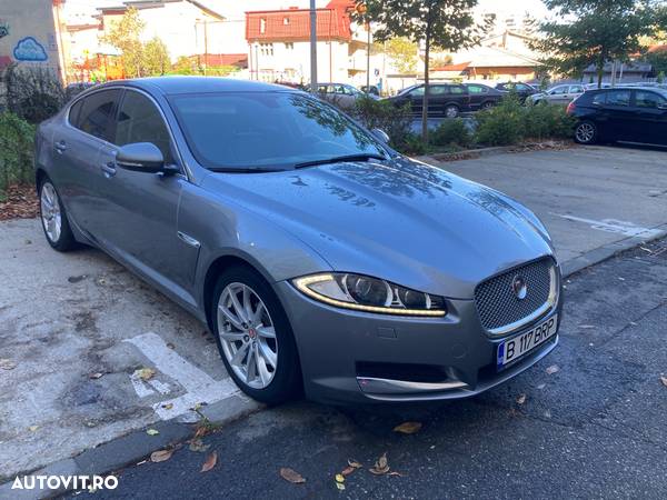 Jaguar XF 2.2D - 1