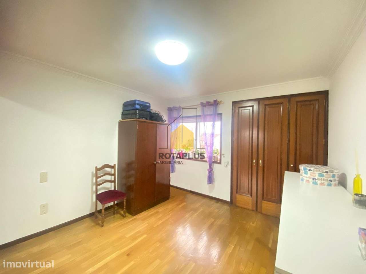 Moradia T4, Salão de Convívio e Excelente Localização-25