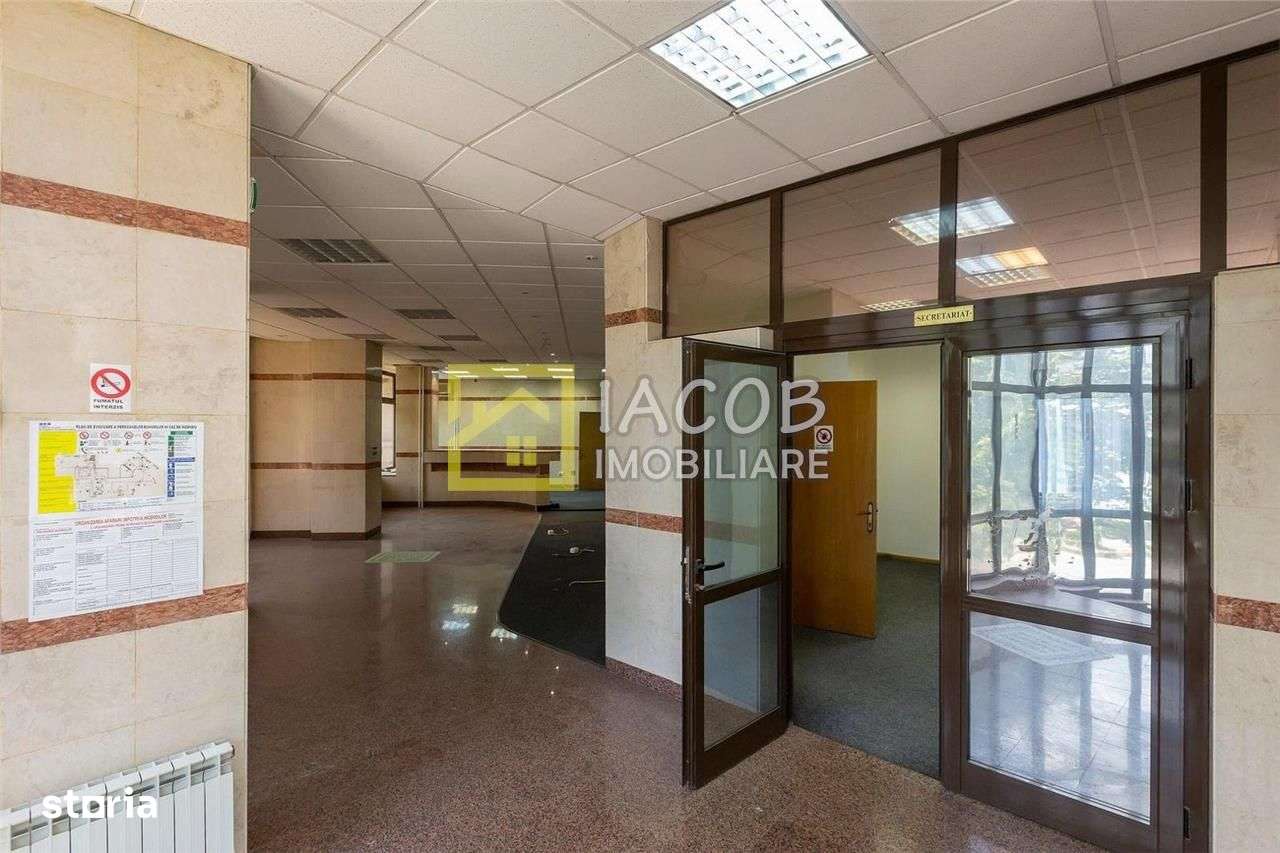 Spatiu comercial P+1, Buhusi, central, jud Bacau - Imagine principală: 5/16