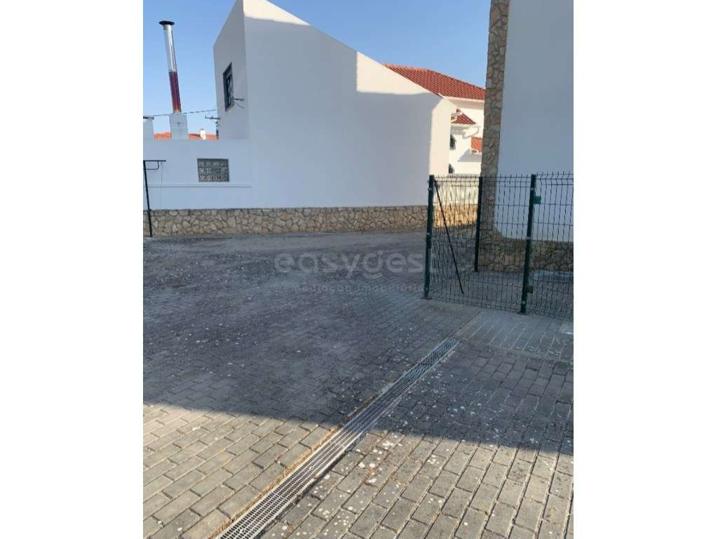 Moradia T4 situada no Carregado - Grande imagem: 4/26