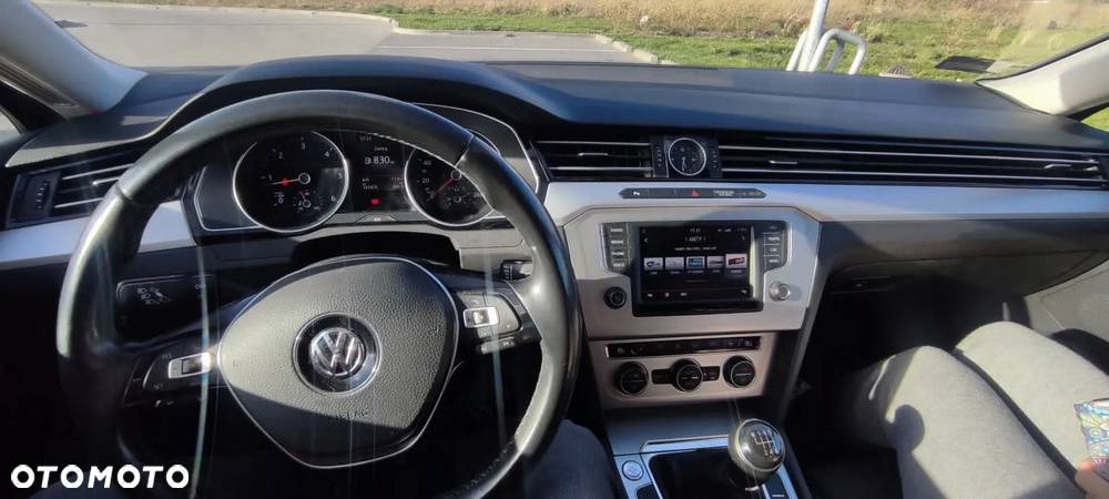 Volkswagen Passat 2.0 TDI BMT Comfortline - 12