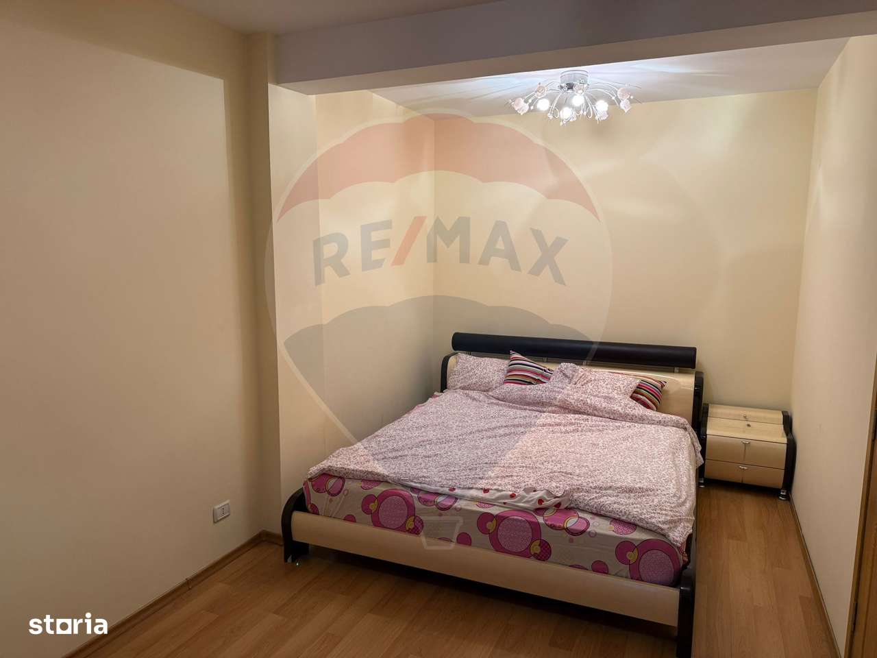 VANZARE Apartament cu 3 camere in zona Voluntari-1