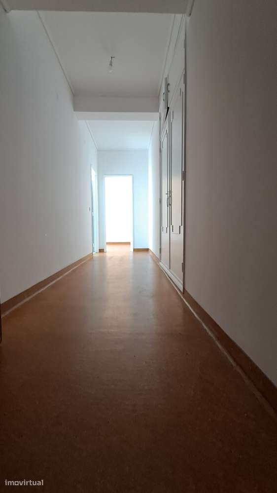 T1 com cozinha equipada. Vidros duplos. Elevador - Grande imagem: 3/12