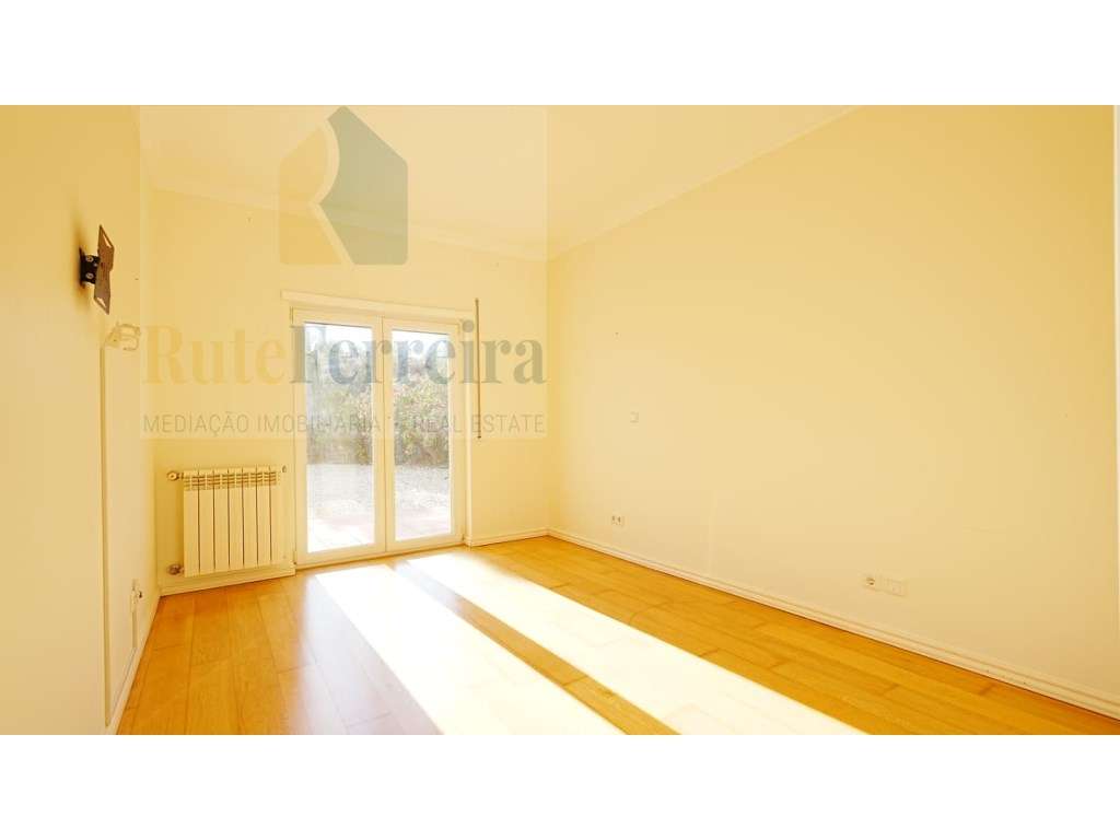 Apartamento T2 no Condomínio de Luxo Campo Real!-16