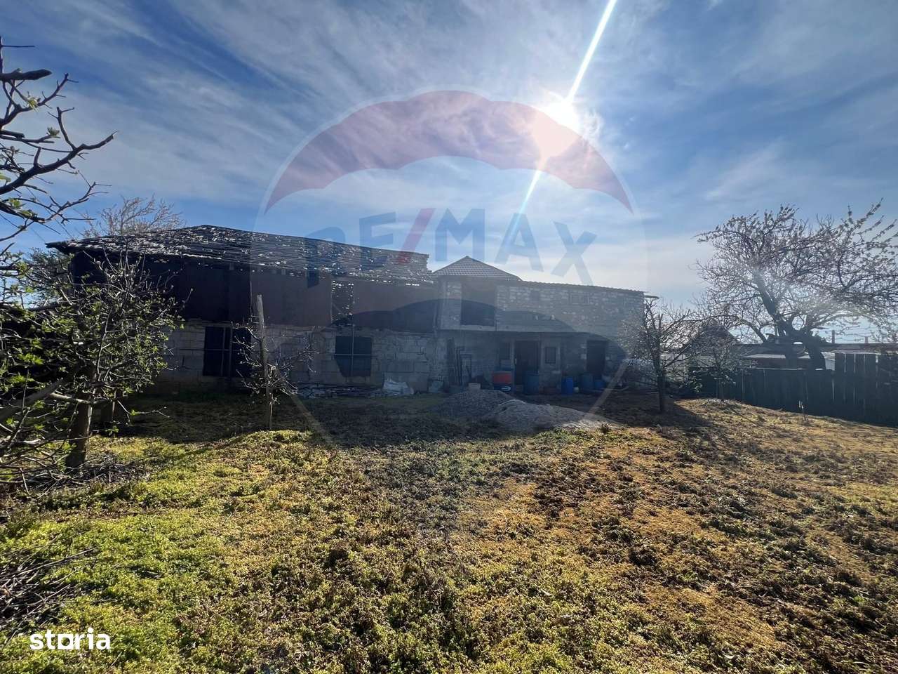 Casă cu 6 camere de vânzare - Imagine principală: 5/14