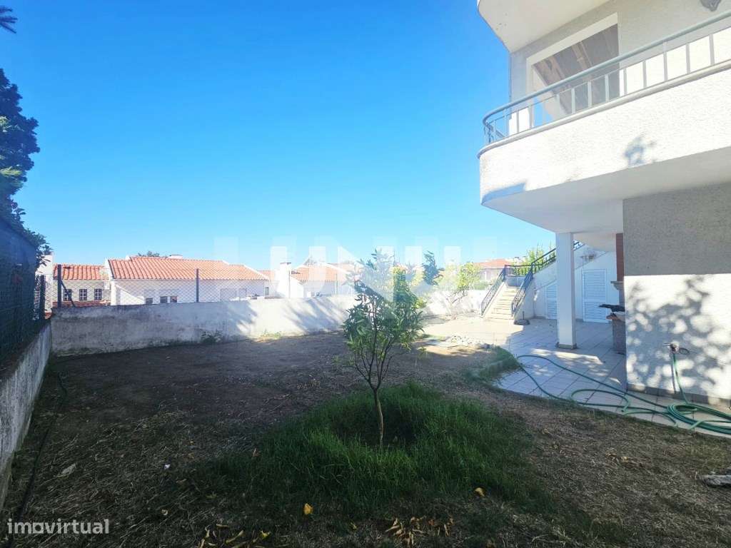 Moradia em Banda T5 - A 5 Minutos do Centro da Cidade de Viseu-30