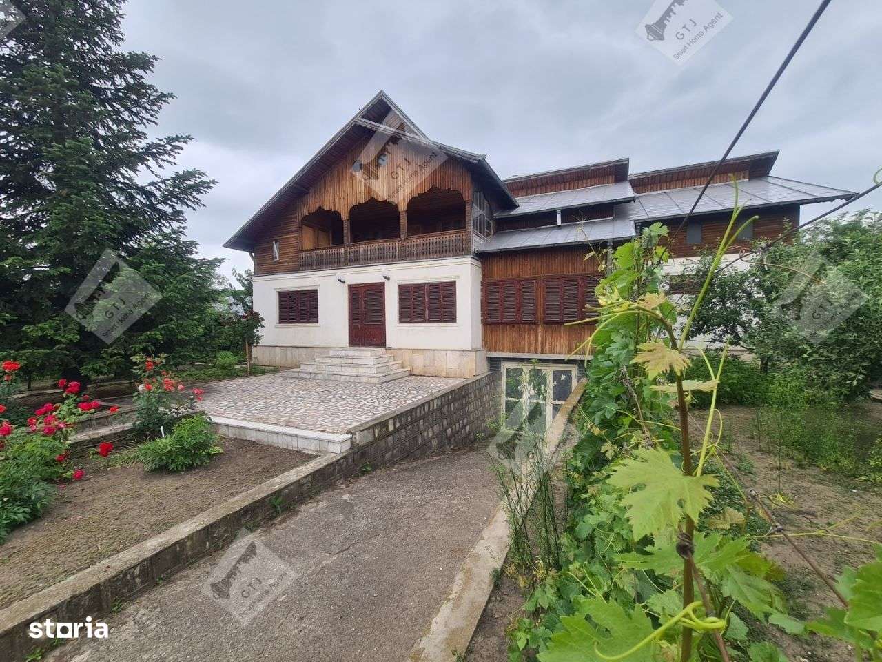 Casa Carligele-Bontesti Imobil Subsol Parter Etaj Teren 1200mp - Imagine principală: 1/20