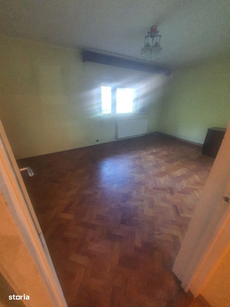 PF vand apartament cu 2 camere in Marasti bloc 4 etaje