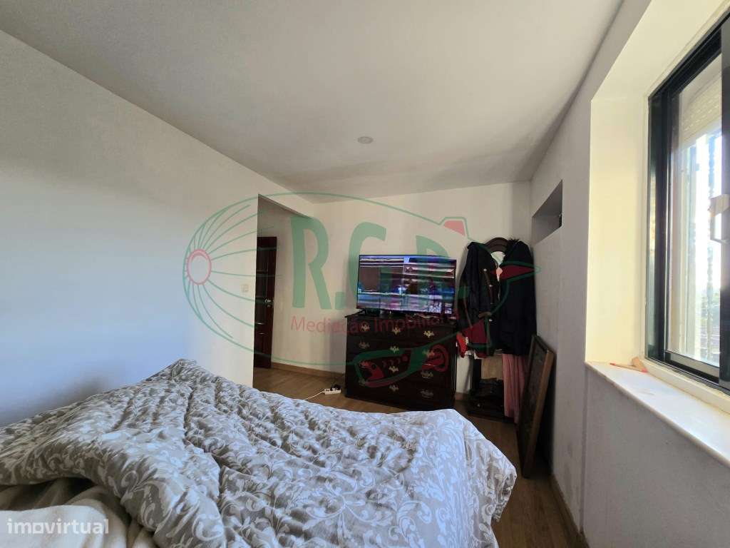 MORADIA T2 VISTAS RIO E PORTO-13