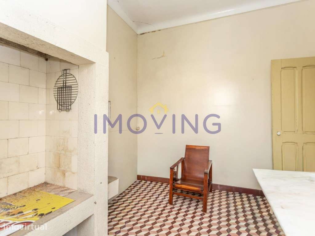 Prédio, moradia e garagens para Investimento-10