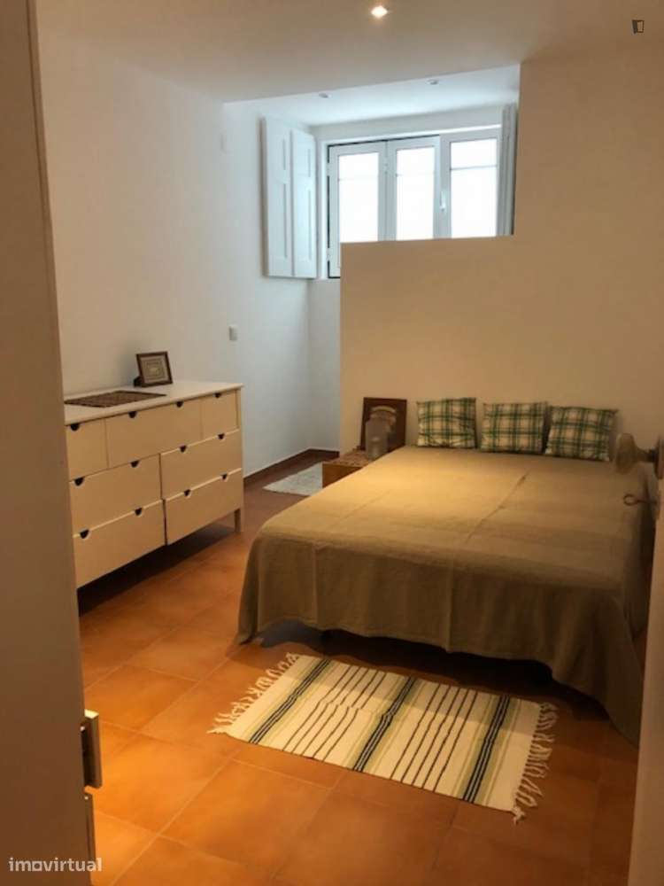 Quarto - localizado em Marquês de Pombal Lisbon - Grande imagem: 2/10