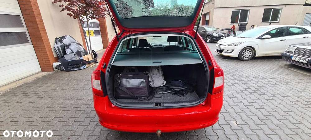 Skoda Octavia 1.6 TDI DPF Ambiente - 5