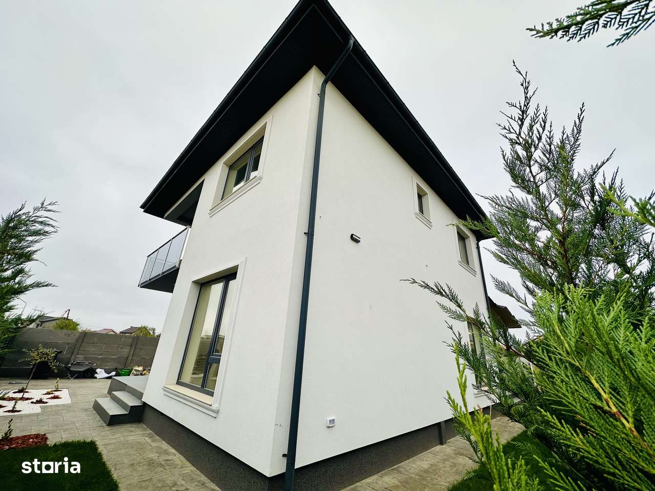 Casă modernă de vânzare, 5 camere,3 băi– Berceni, 400mp 5 min Bd.1 Mai - Imagine principală: 2/20