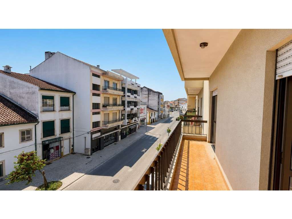 Apartamento T3 - Totalmente remodelado || Centro de Tomar-10