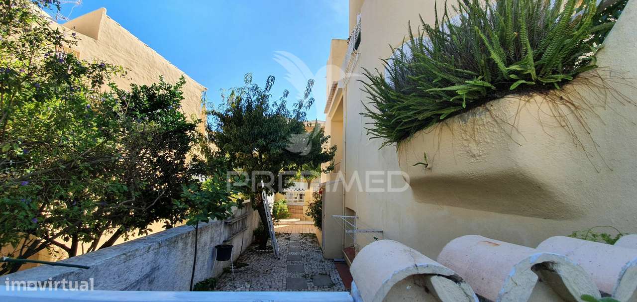 Moradia T4 + T2 + T2 + T1 + T1 + T1 c/piscina - Grande imagem: 5/24