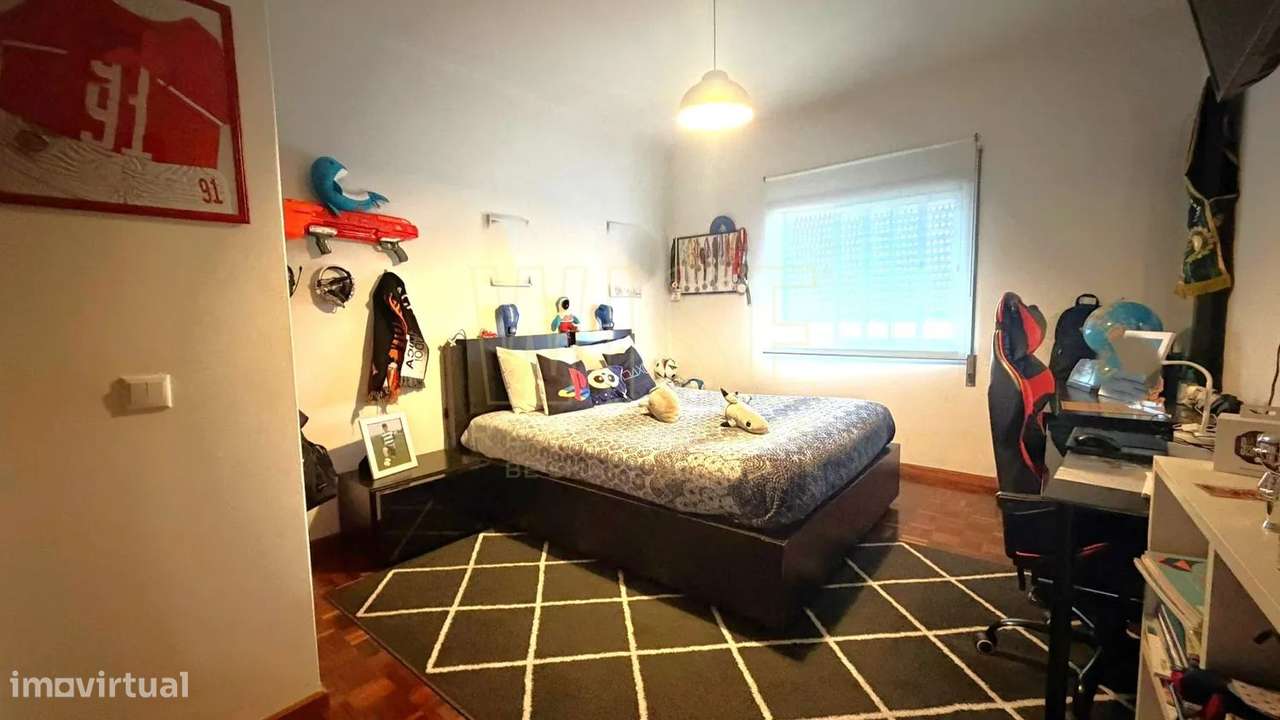 Apartamento T3 com  Garagem e Arrumo no Centro da Lousã-10