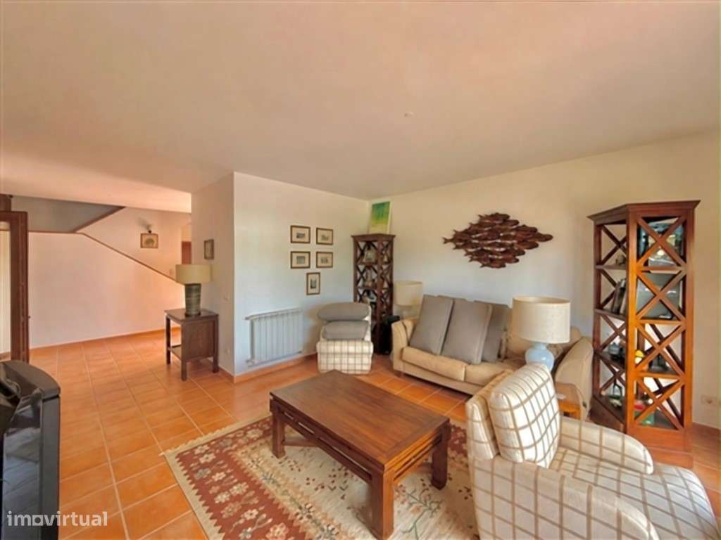 Exclusiva Moradia Independente T4 com Piscina e Lote Adicional | Se...-10