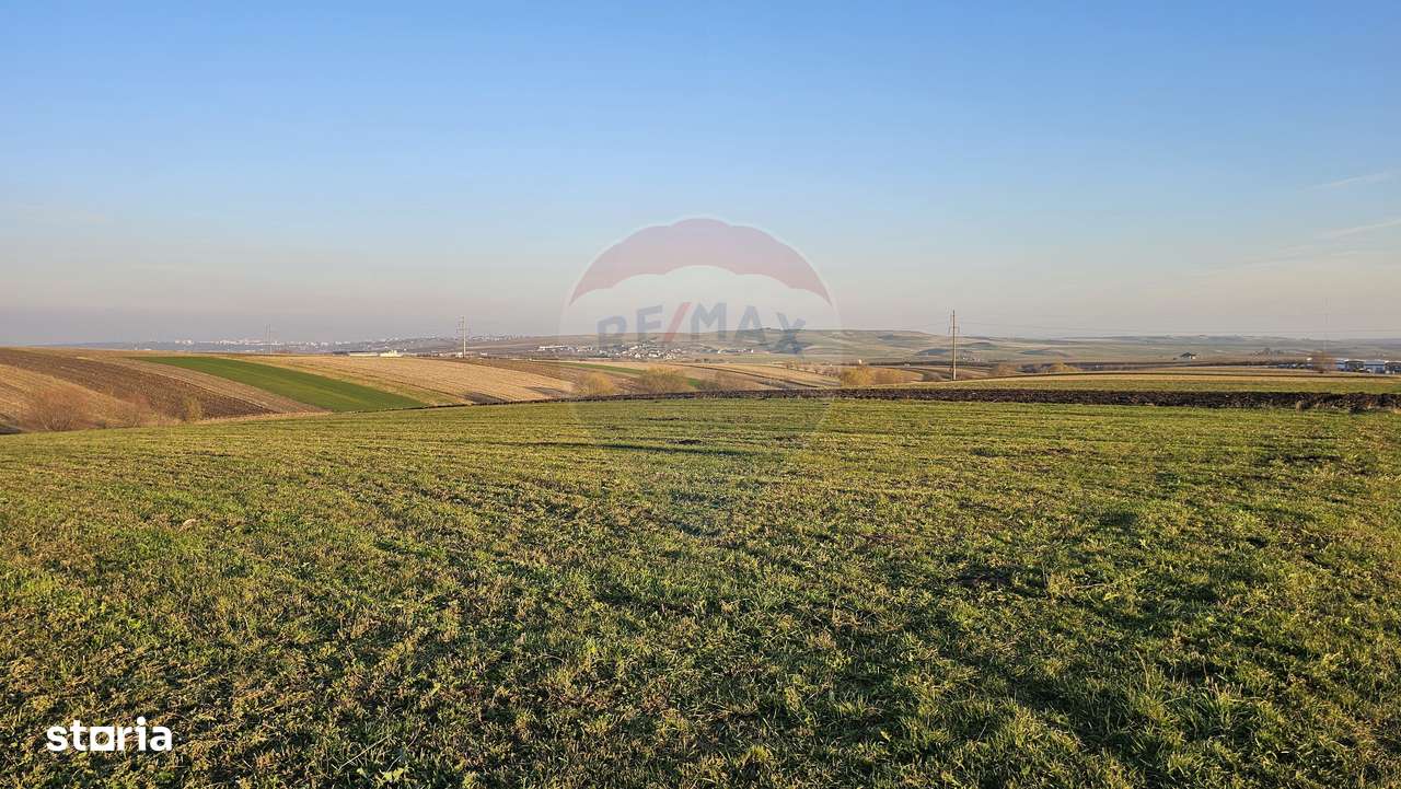 Teren extravilan 10200mp Stroiesti / Soseaua DN17, Suceava - Imagine principală: 5/11